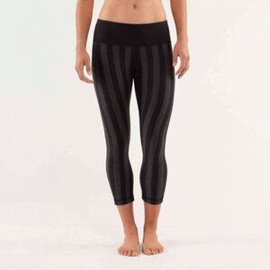 LULULEMON WUNDER UNDER CROPS BLACK HEATHERED BLACK MICRO MACRO SIZE 4